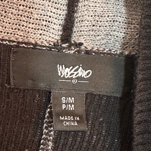 Mossimo Black & Gray Geometric Open-Front Poncho Sweater - Picture 6 of 6